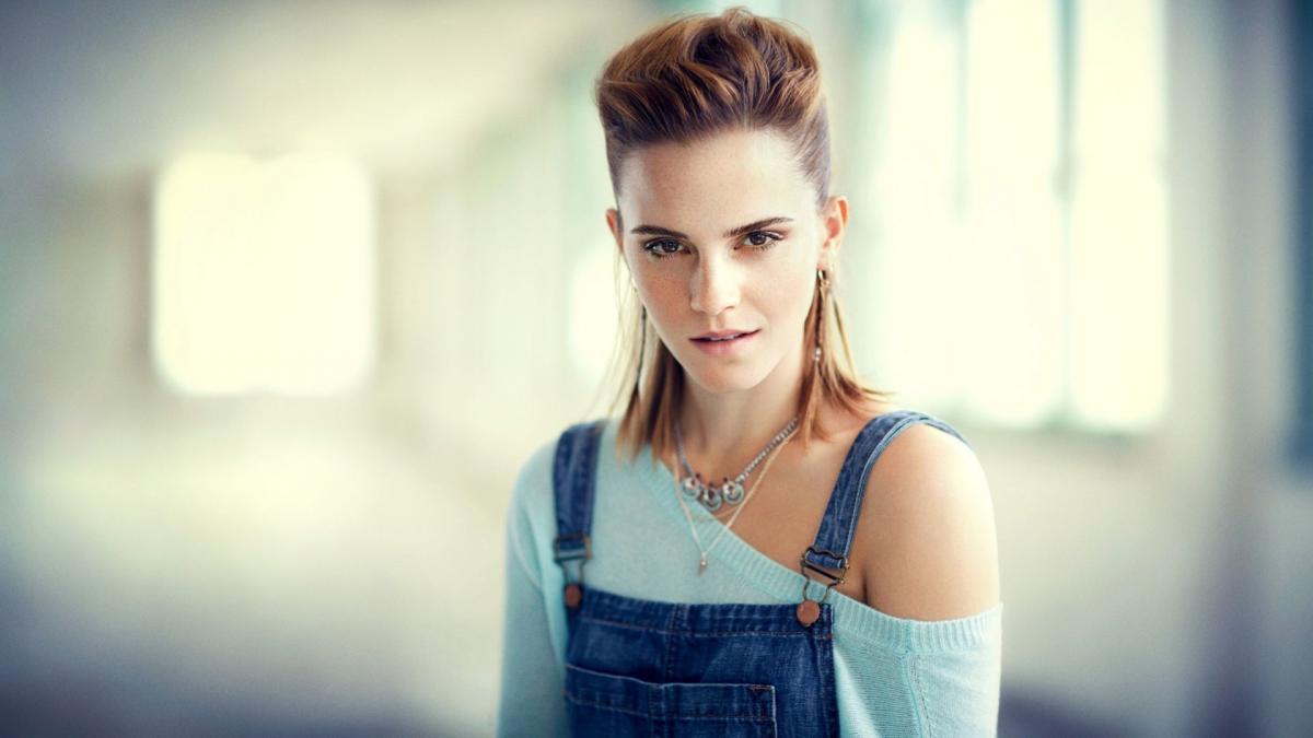 Emma Watson: Effortless Chic in a Portrait (1920x1080)