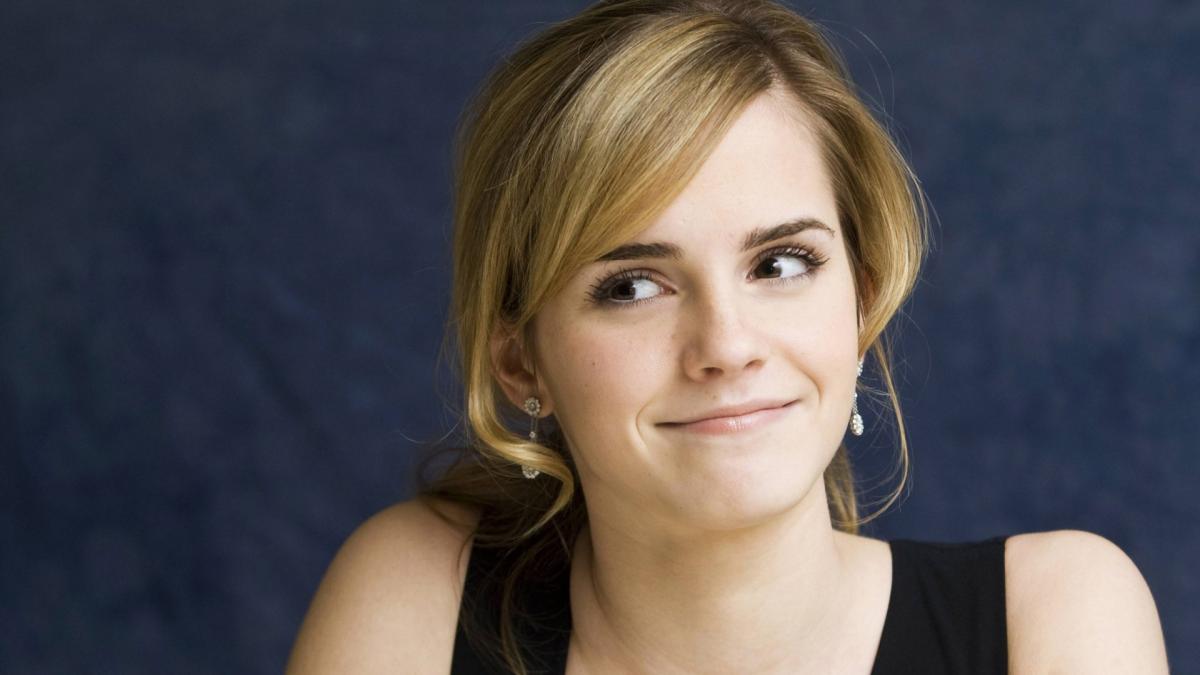 Emma Watson Radiating Elegance (1920x1080)