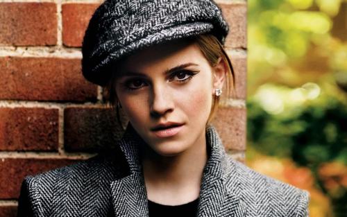 Emma Watson in a Stylish Cap (1920x1200)